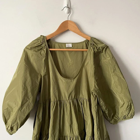 Aritzia Wilfred  Fantasy Babydoll Dress Pistachio Green Puff Sleeve Medium NWT - Picture 5 of 11